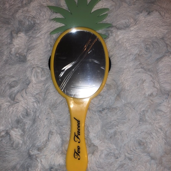 Limited Edition TooFaced Pineapple Mirror - Picture 4 of 4